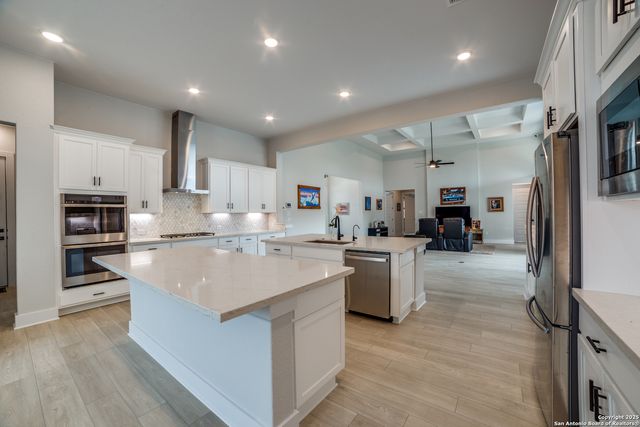 171 Raven, Castroville, TX 78009