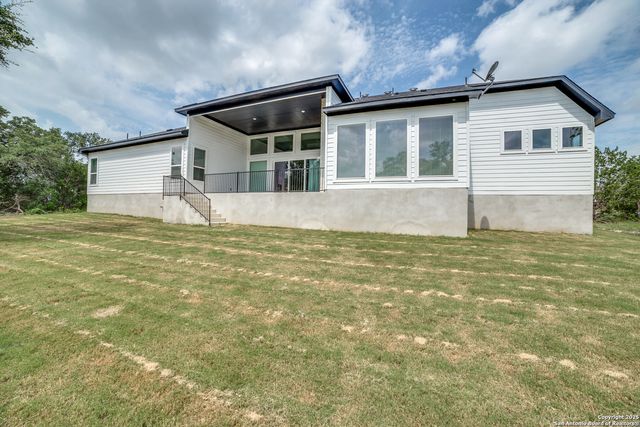 171 Raven, Castroville, TX 78009