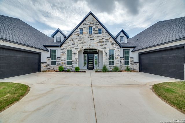 171 Raven, Castroville, TX 78009