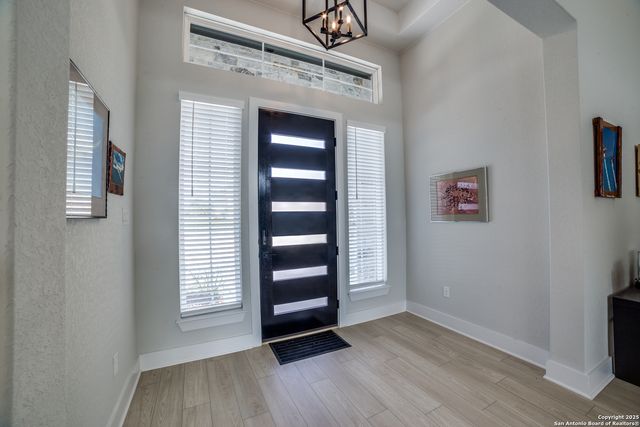 171 Raven, Castroville, TX 78009