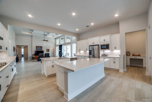171 Raven, Castroville, TX 78009