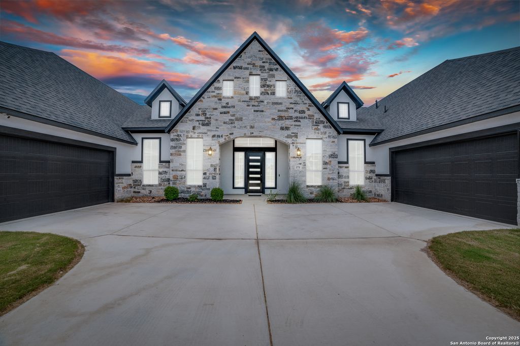 171 Raven, Castroville, TX 78009