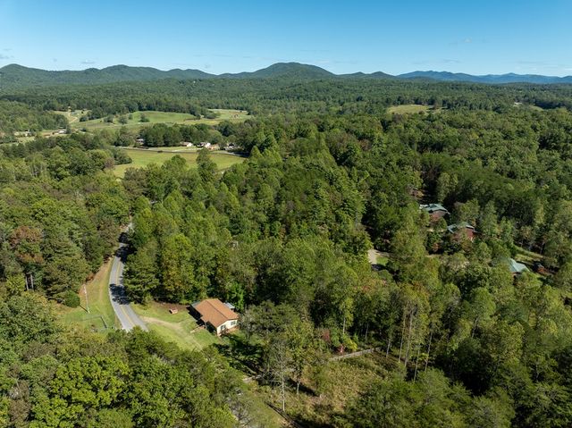 1813 John Smith Road E, Blairsville, GA 30512