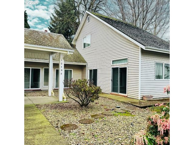 10406 Ne FARGO St, Portland, OR 97220