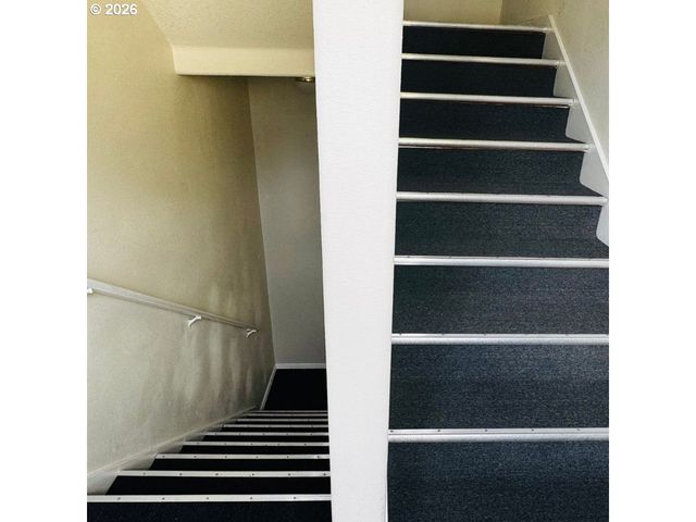 10406 Ne FARGO St, Portland, OR 97220