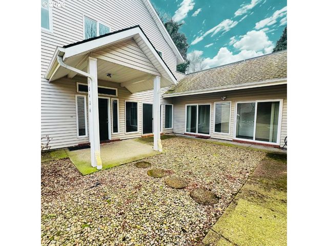 10406 Ne FARGO St, Portland, OR 97220