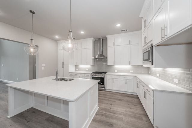 12994 Averi Lane, Farmers Branch, TX 75324