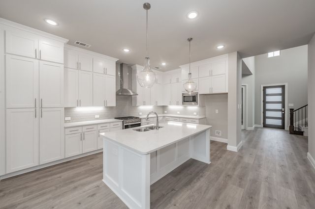 12994 Averi Lane, Farmers Branch, TX 75324