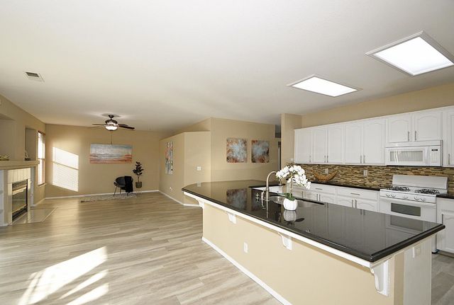 1133 Cousins Court, Lemoore, CA 93245