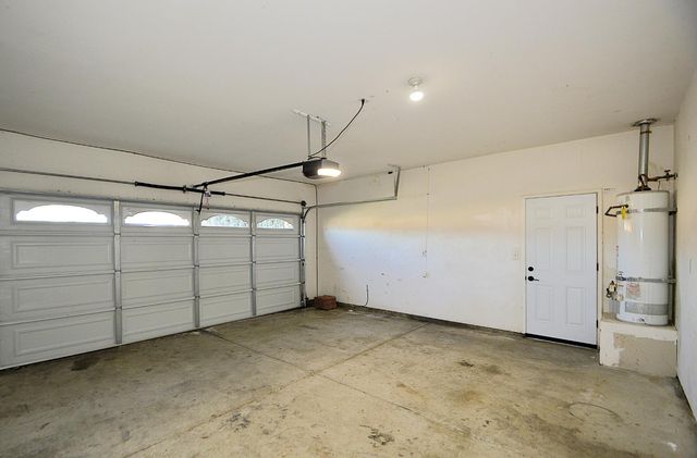 1133 Cousins Court, Lemoore, CA 93245