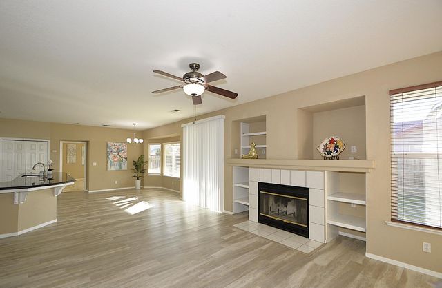 1133 Cousins Court, Lemoore, CA 93245