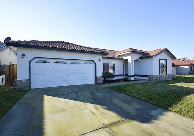 1133 Cousins Court, Lemoore, CA 93245