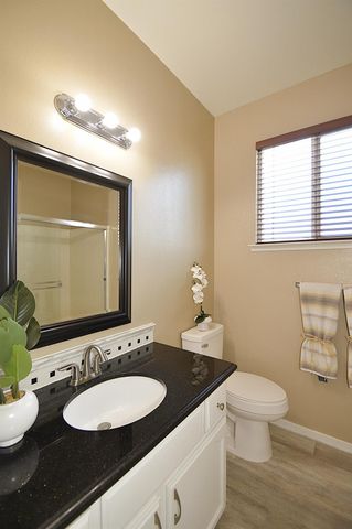 1133 Cousins Court, Lemoore, CA 93245