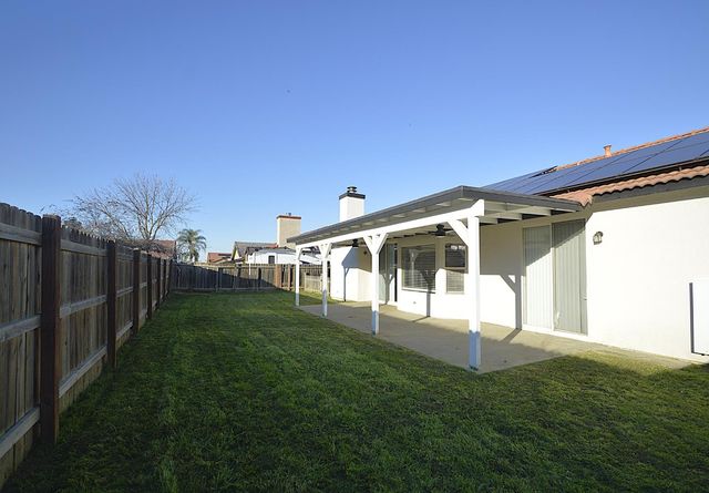 1133 Cousins Court, Lemoore, CA 93245