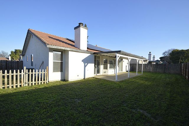 1133 Cousins Court, Lemoore, CA 93245