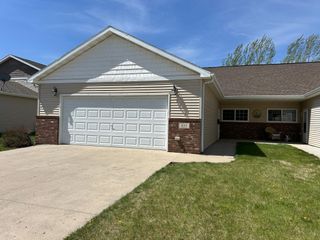 833 35th Street S, Moorhead, MN 56560