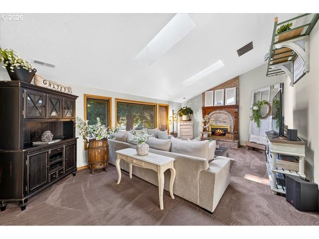 417 BLUE JAY Ave, Forest Grove, OR 97116