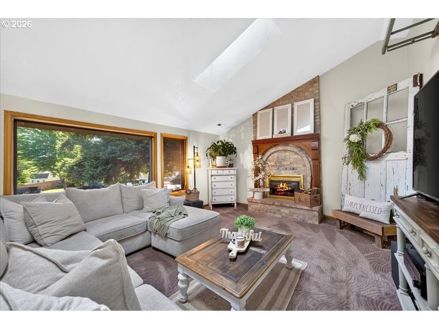 417 BLUE JAY Ave, Forest Grove, OR 97116