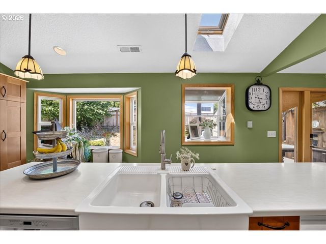 417 BLUE JAY Ave, Forest Grove, OR 97116