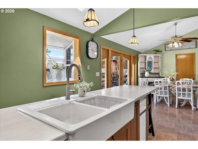 417 BLUE JAY Ave, Forest Grove, OR 97116
