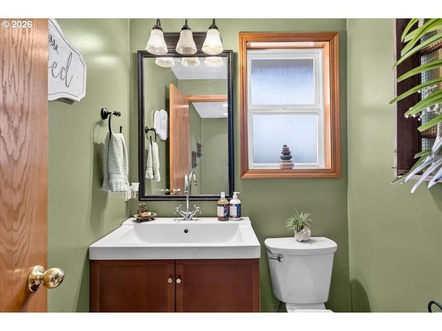 417 BLUE JAY Ave, Forest Grove, OR 97116