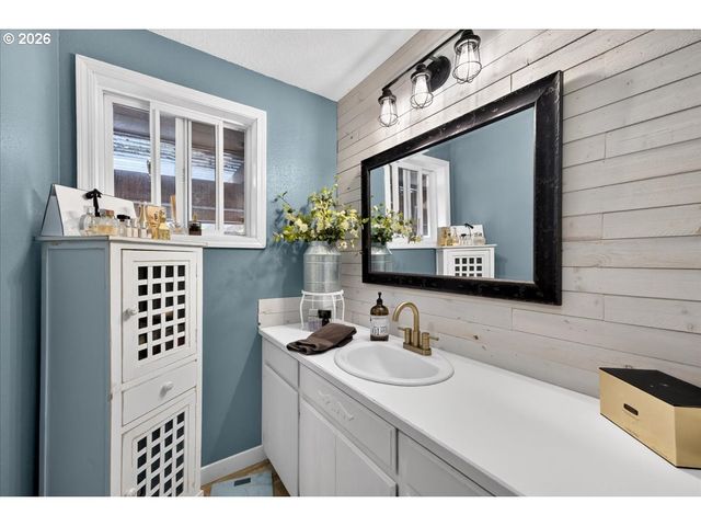 417 BLUE JAY Ave, Forest Grove, OR 97116