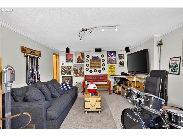 417 BLUE JAY Ave, Forest Grove, OR 97116
