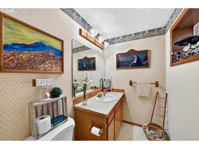 417 BLUE JAY Ave, Forest Grove, OR 97116