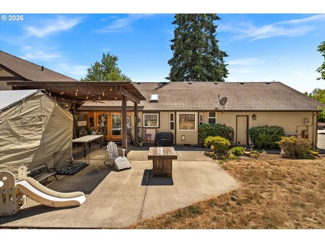 417 BLUE JAY Ave, Forest Grove, OR 97116