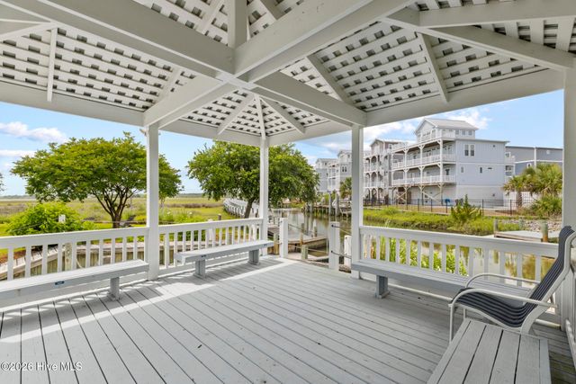 104 Sunset Court, Surf City, NC 28445