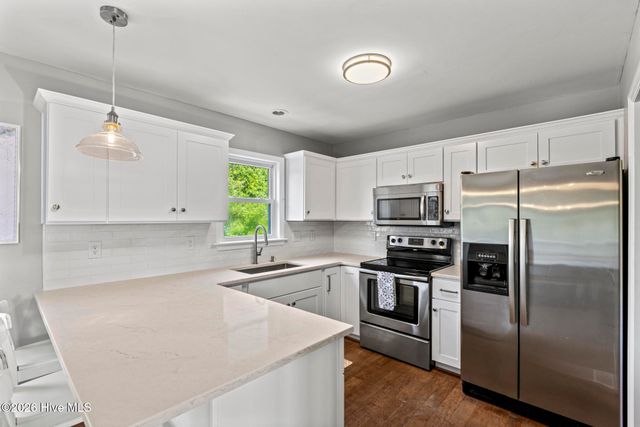 104 Sunset Court, Surf City, NC 28445