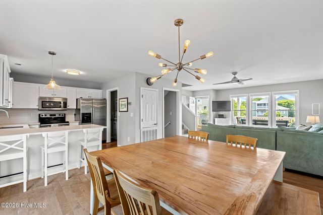 104 Sunset Court, Surf City, NC 28445