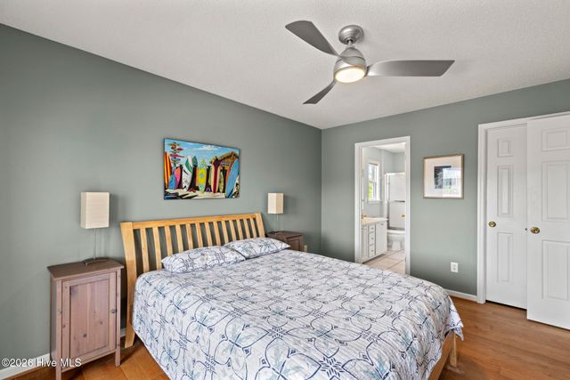 104 Sunset Court, Surf City, NC 28445
