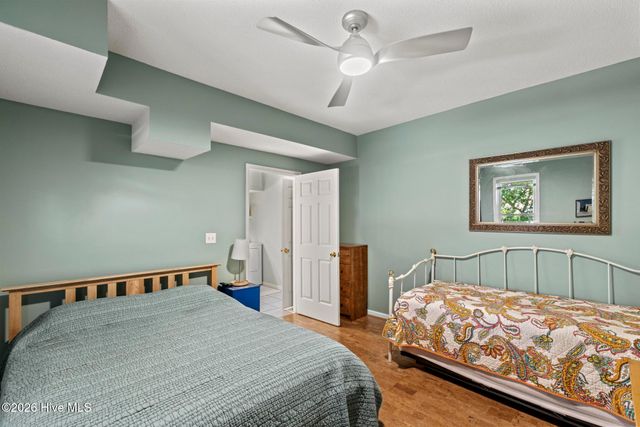 104 Sunset Court, Surf City, NC 28445