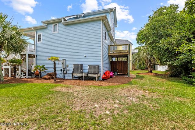 104 Sunset Court, Surf City, NC 28445