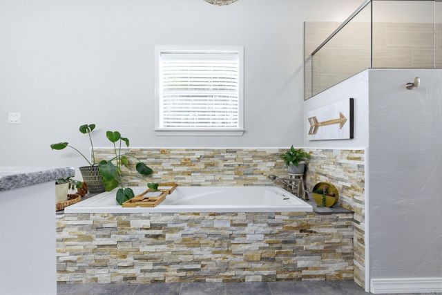 11901 Samples Road, Alexander, AR 72002