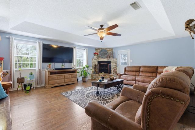 11901 Samples Road, Alexander, AR 72002