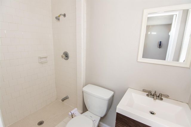 2430 Avilion Court, Pearland, TX 77584