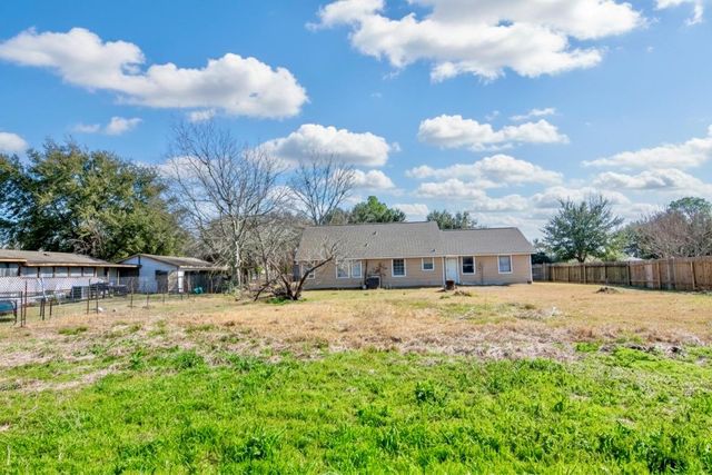 2430 Avilion Court, Pearland, TX 77584