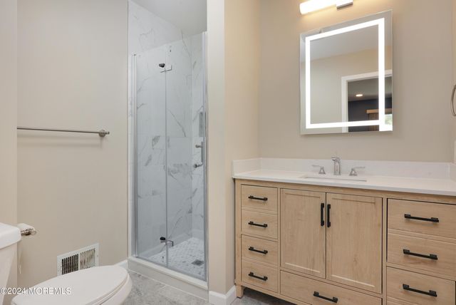 2 Elizabeth Court, Tinton Falls, NJ 07724