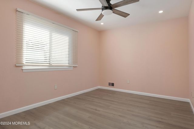 2 Elizabeth Court, Tinton Falls, NJ 07724