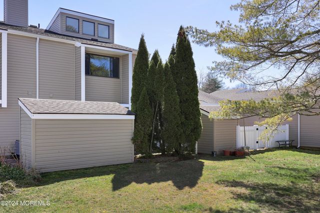 2 Elizabeth Court, Tinton Falls, NJ 07724