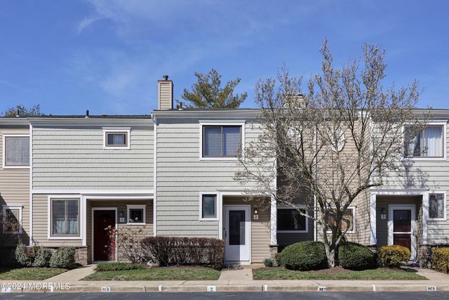 2 Elizabeth Court, Tinton Falls, NJ 07724