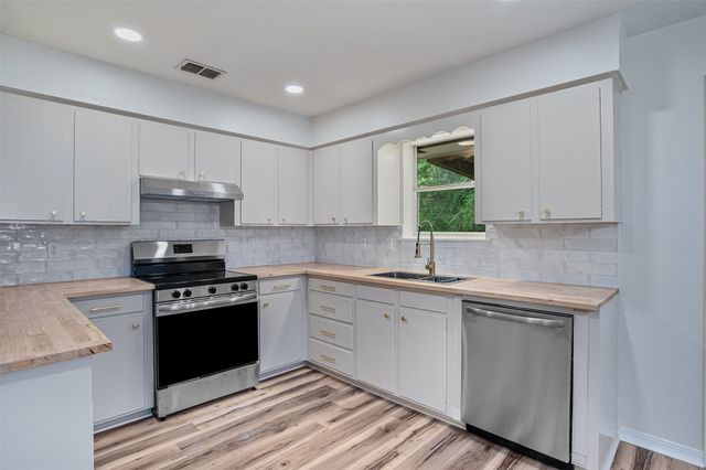 6857 Soda Point Drive, Shreveport, LA 71107