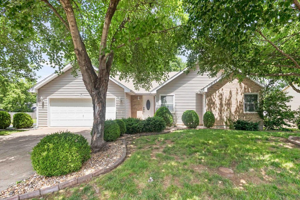 1501 WHITBURN DR, Columbia, MO 65203