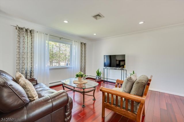 127 Warren St, South Plainfield Boro, NJ 07080