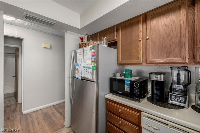 6433 Pearcrest Road, Las Vegas, NV 89108