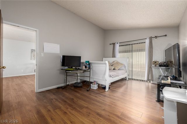 6433 Pearcrest Road, Las Vegas, NV 89108