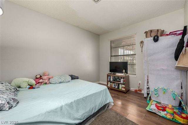 6433 Pearcrest Road, Las Vegas, NV 89108