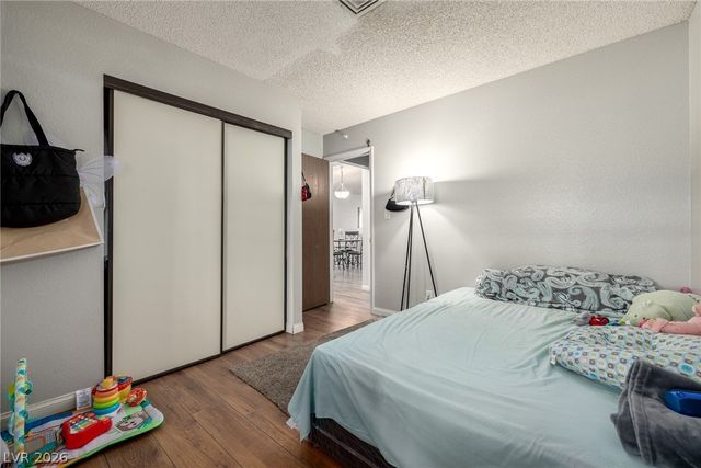 6433 Pearcrest Road, Las Vegas, NV 89108